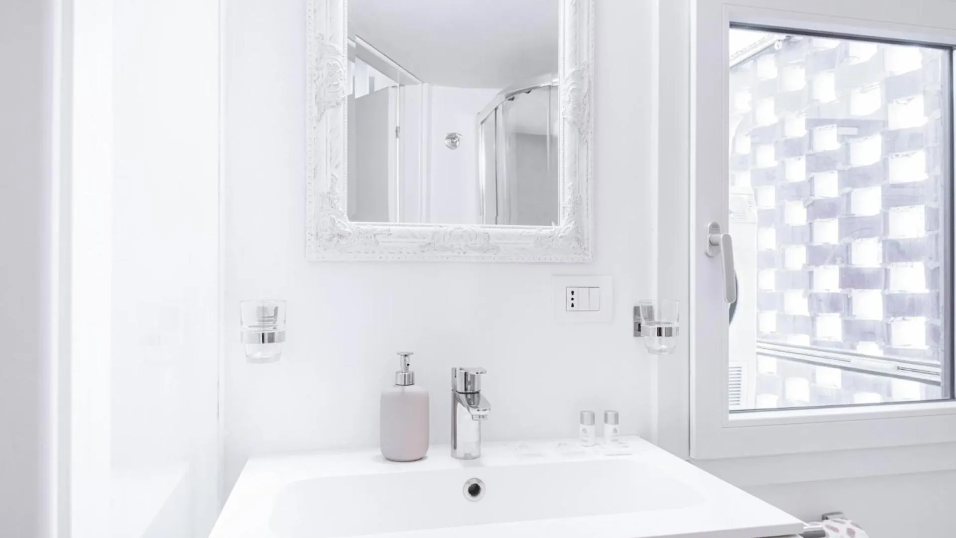 Easylife - Stile Ed Eleganza In Sant'Agostino Apartment Milan
